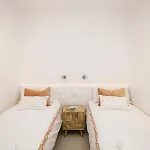 Apartment De Tres En *