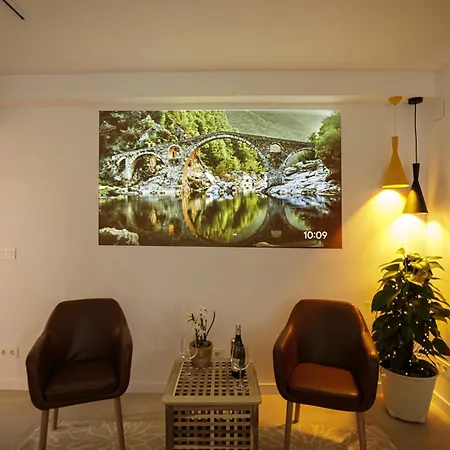 Apartamento De Tres En *