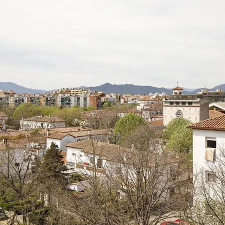 De Tres En Gerona