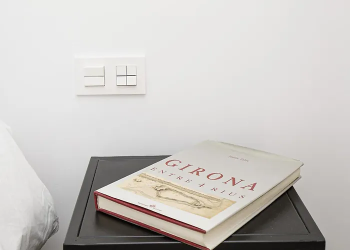 De Tres En Appartement *